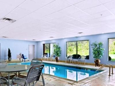 Surestay By Western Route 52 West Hotel