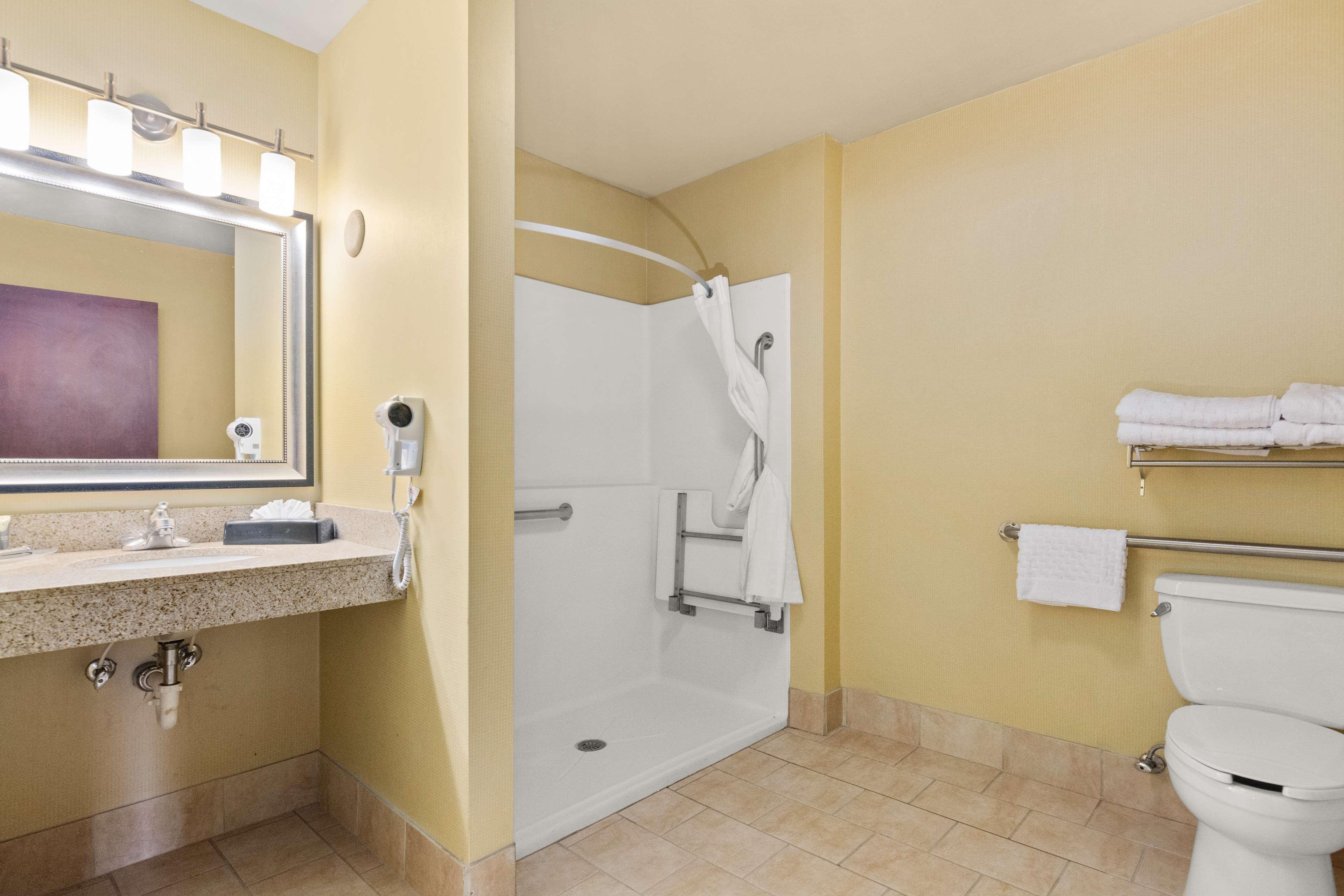 Surestay By Western Route 52 West 3*